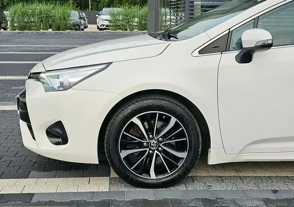 Toyota Avensis cena 44900 przebieg: 170841, rok produkcji 2018 z Lędziny małe 781